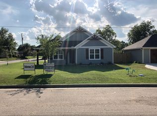 311 Oak St, Sanger, TX 76266