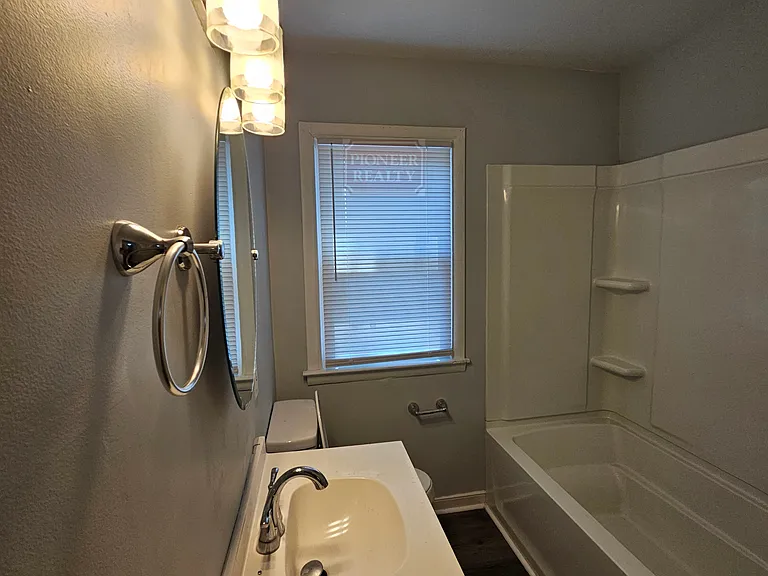 2331 Fleet Ave — Photo 22