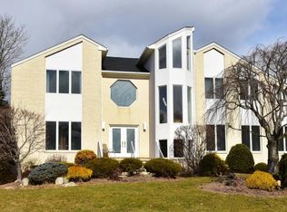 19 Whistler Way, Marlboro, NJ 07746