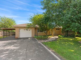 1125 E Division St, Diamond, IL 60416