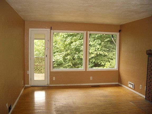 4th image of 731 Grant Ave