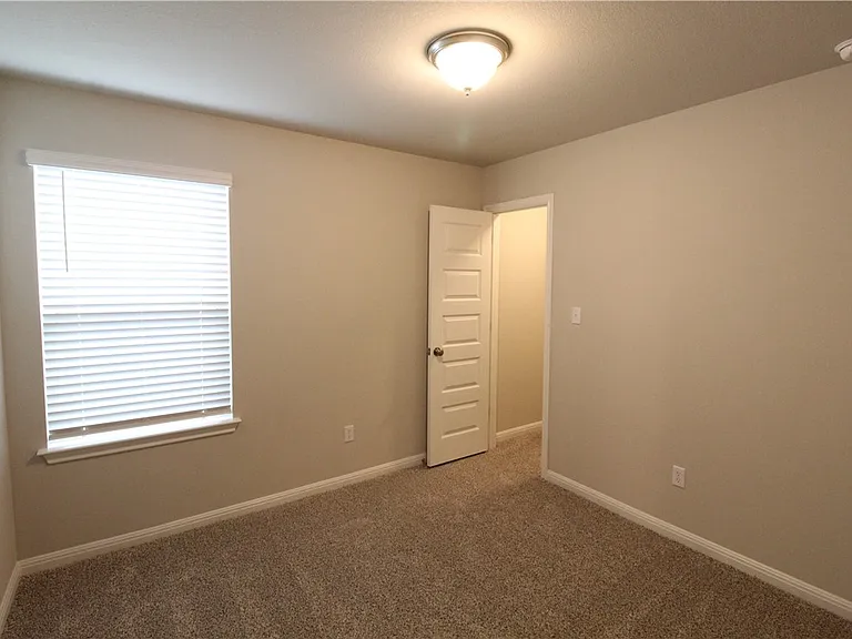 2028 Arendale Dr — Photo 18