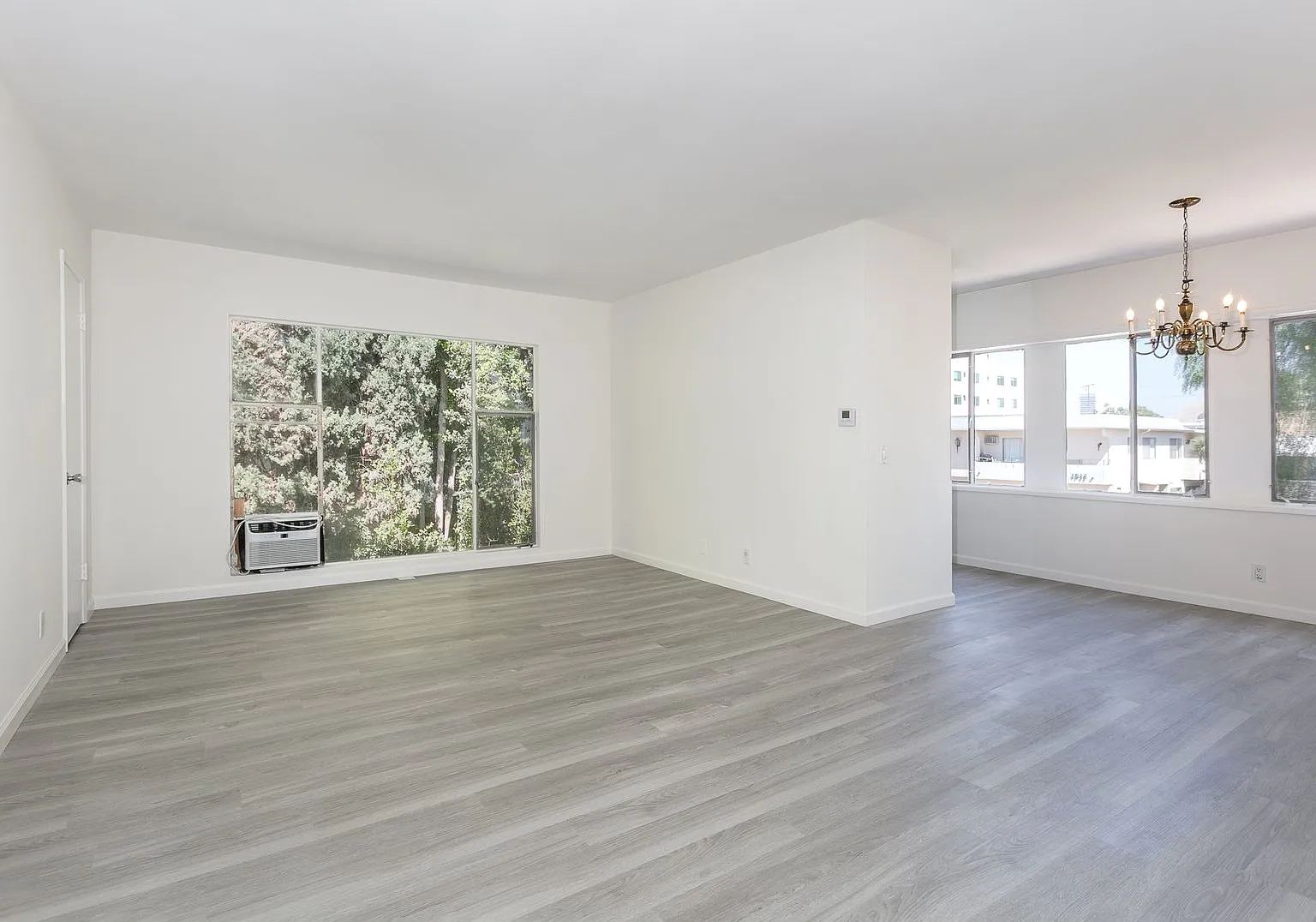 1041 S Wooster St — Photo 4