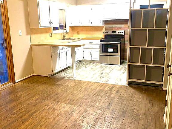 3rd image of 2086 Kenwood Dr