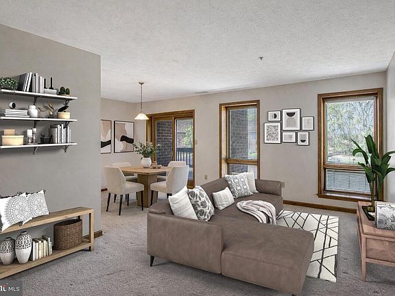 5th image of 44788 Locust Ridge Ct #6A