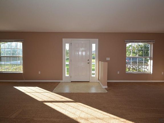 5th image of 92 Red Mill Dr