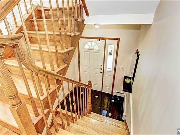 3rd image of 14 Westley Ln
