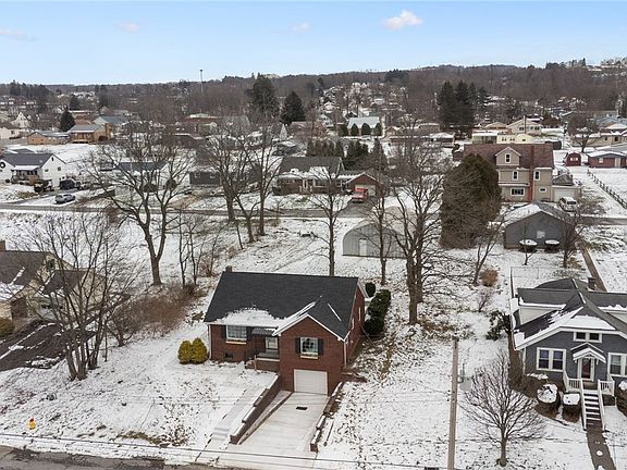 3rd image of 221 Hawthorne St