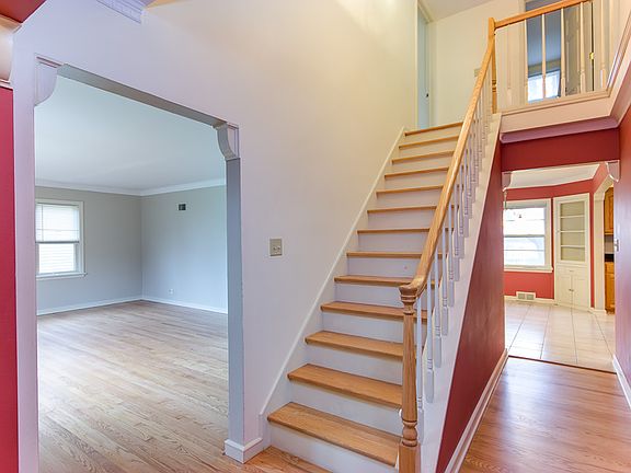 2nd image of 6255 N Lydell Ave