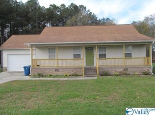 1419 Highpoint Rd, Albertville, AL 35950