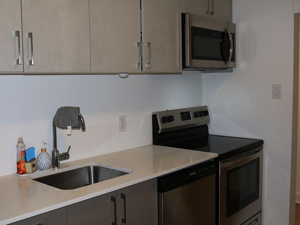 1st image of 697 Corydon Ave #2