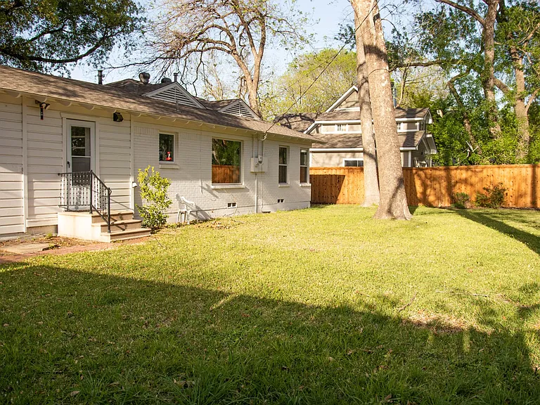 3808 Shorecrest Dr — Photo 22
