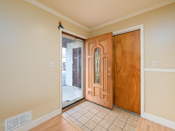 3rd image of 4 Colgate Court