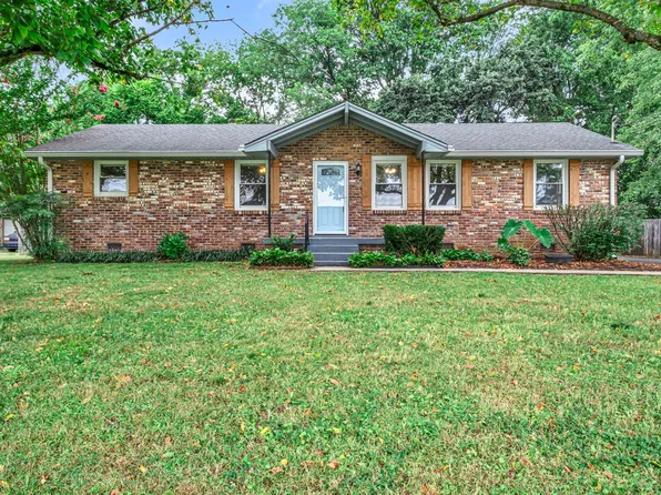 400 Carter House Dr, La Vergne, TN 37086