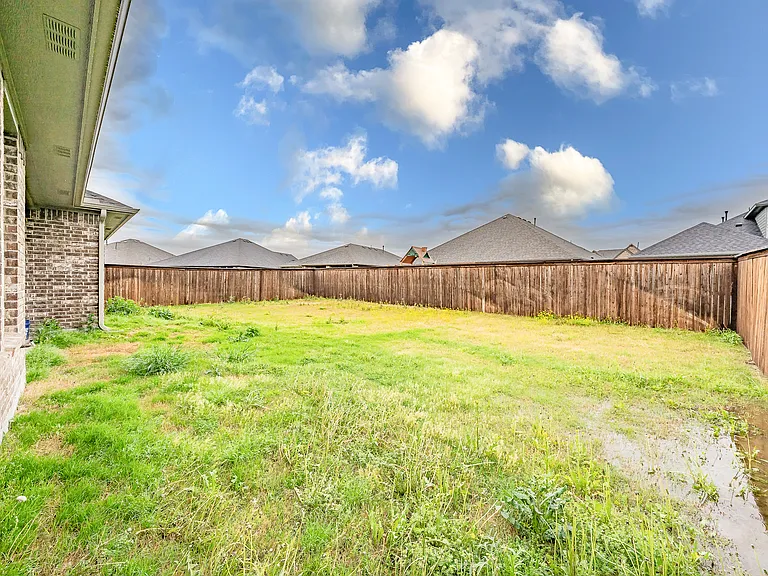 727 Mahogany Ln — Photo 11