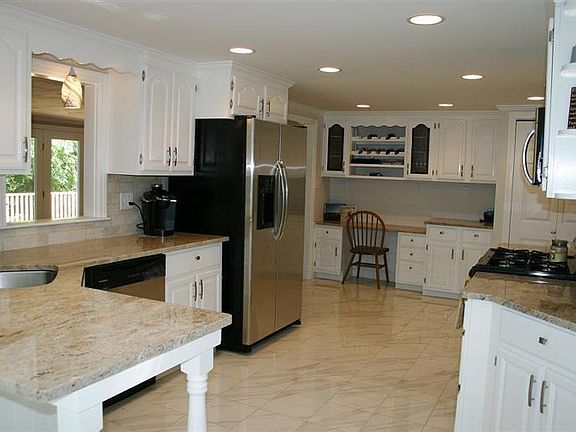 2nd image of 22 Kennedy Circle