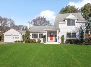 4 Lee Rd, Barrington, RI 02806