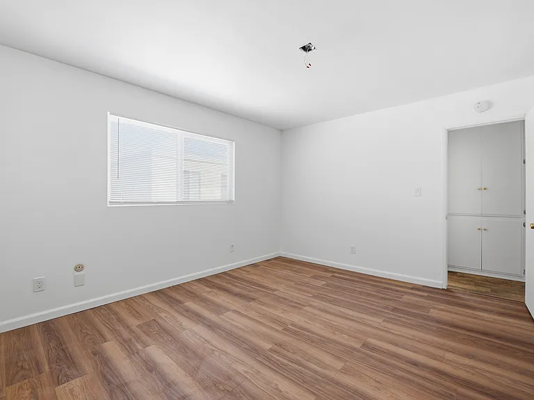 635 Emory St #15 — Photo 9
