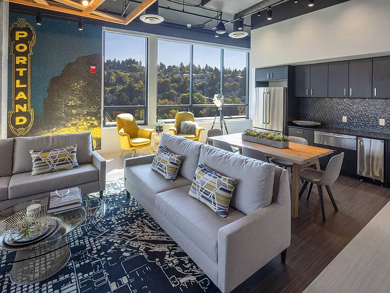 Community Kitchen & Lounge