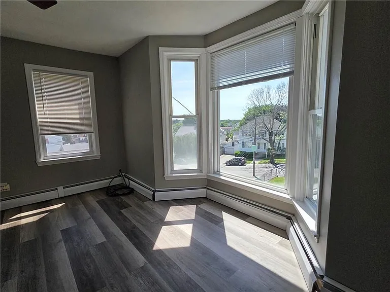 216 Maplewood Ave — Photo 7