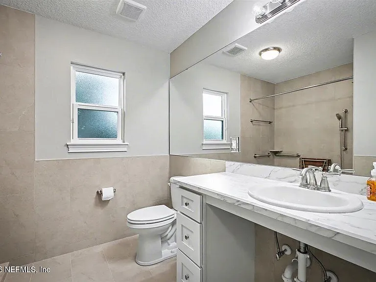2210 Shepard St — Photo 26