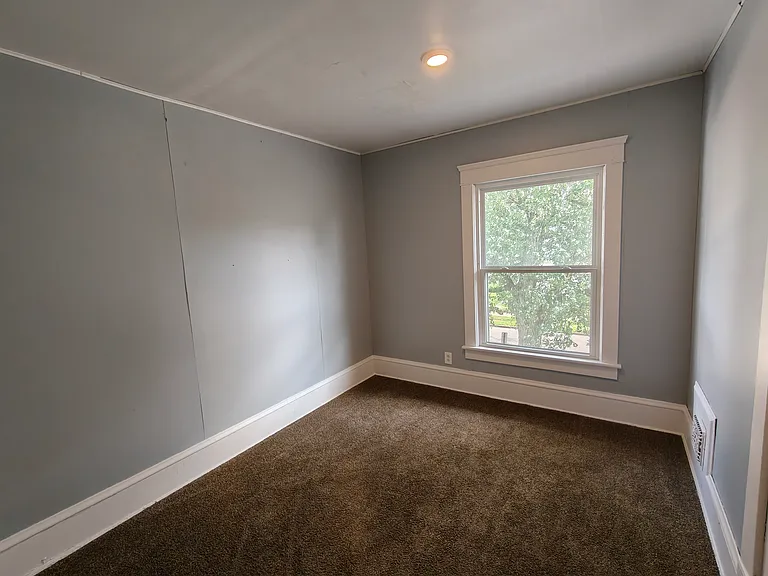 617 Holmes Ave #B — Photo 11