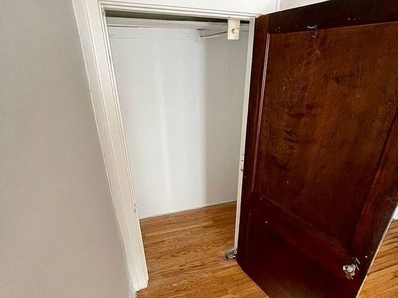 2nd image of 261 Lyndhurst Pl APT 108