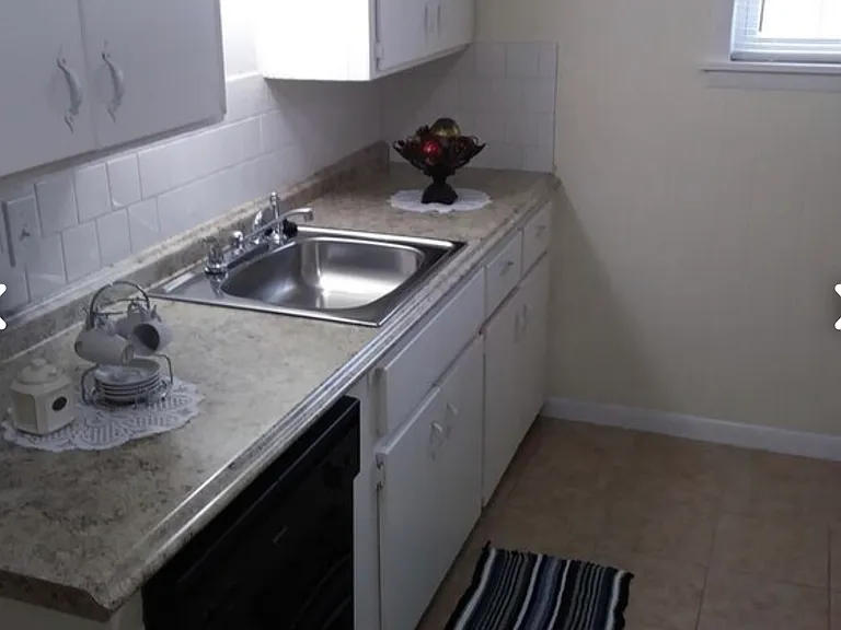 1401 NW Williams Ave — Photo 1