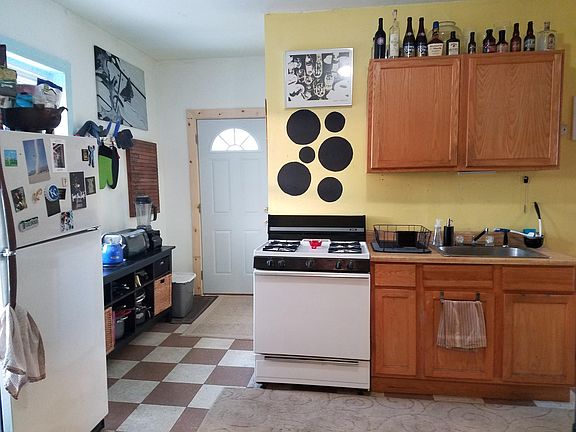 3rd image of 2830 W Armitage Apartment