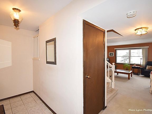 4th image of 237 Lakeshore Ln
