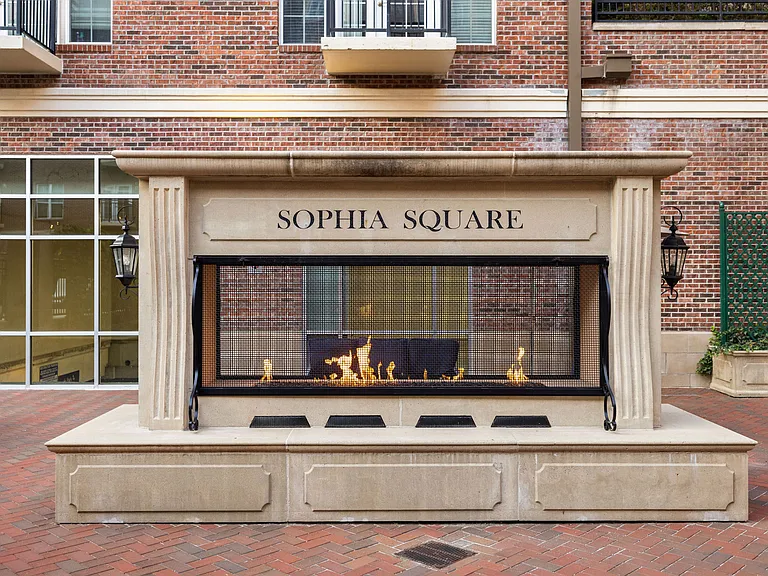 Sophia Square — Photo 16
