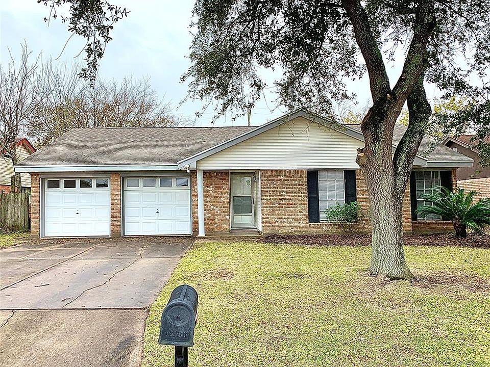1st image of 2801 33rd Ave N