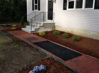 1 Windsor Dr, Wareham, MA 02571