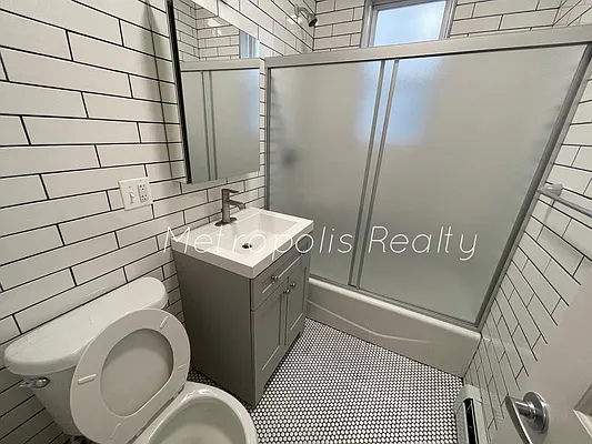 Rented by Metropolis International Realty Inc. | media 21