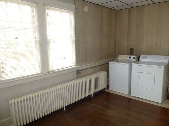 laundry/enclosed porch