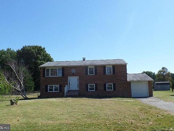 3rd image of 127 N Lake Dr