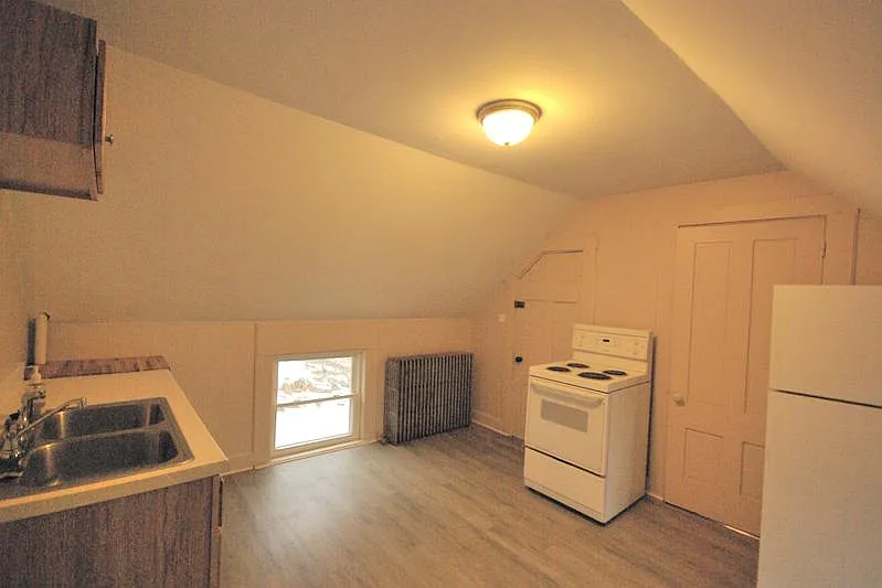 43 Granite St — Photo 3