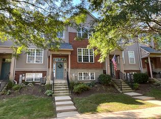 243 Station Park Cir, Grayslake, IL 60030