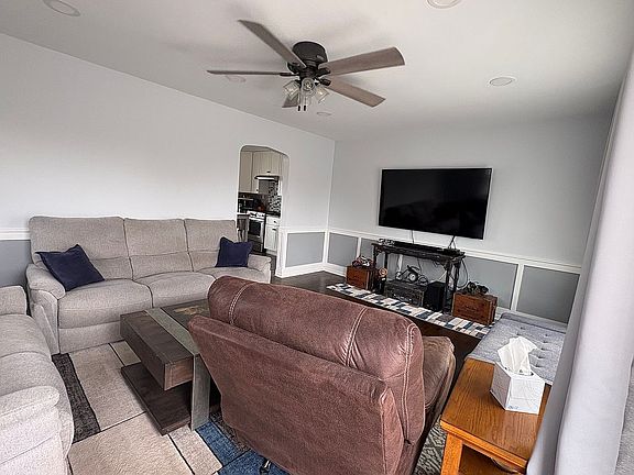 4th image of 4541 Lawndale Ave
