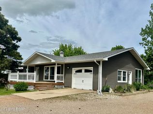 828 35th Ave E, Dickinson, ND 58601