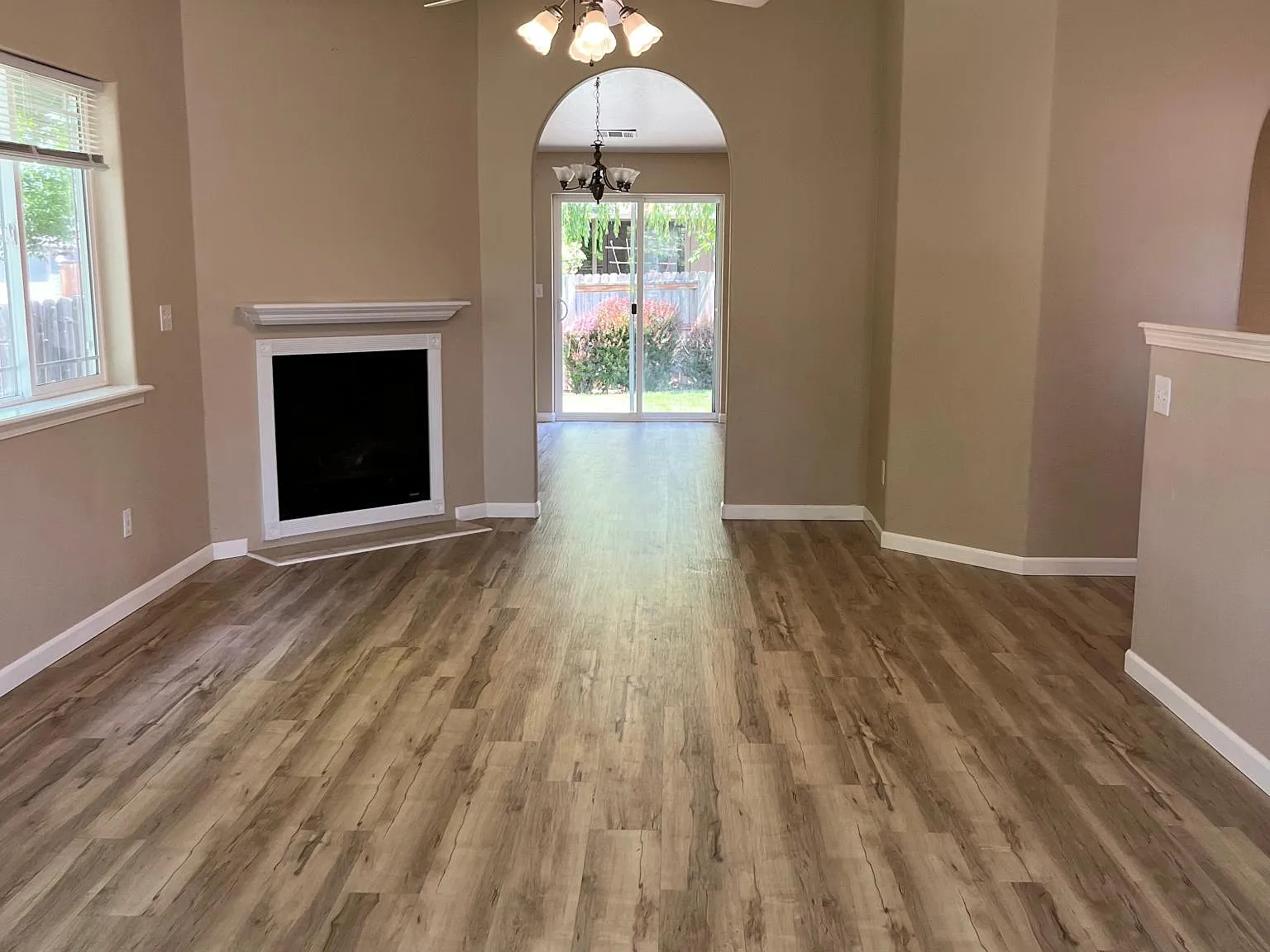 3 bed, 1640 sqft, $2,350 — Photo 3