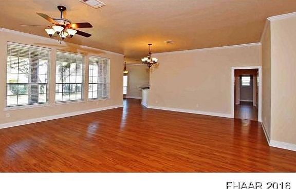 4th image of 1010 Nathan Ln