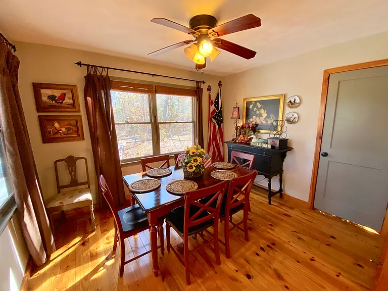 121 Woodstock Dr — Photo 10