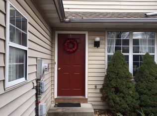 142 Treetops Dr, Lancaster, PA 17601