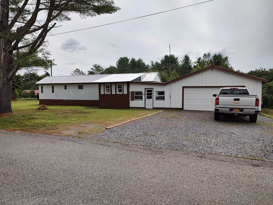 136 Sunset Cir