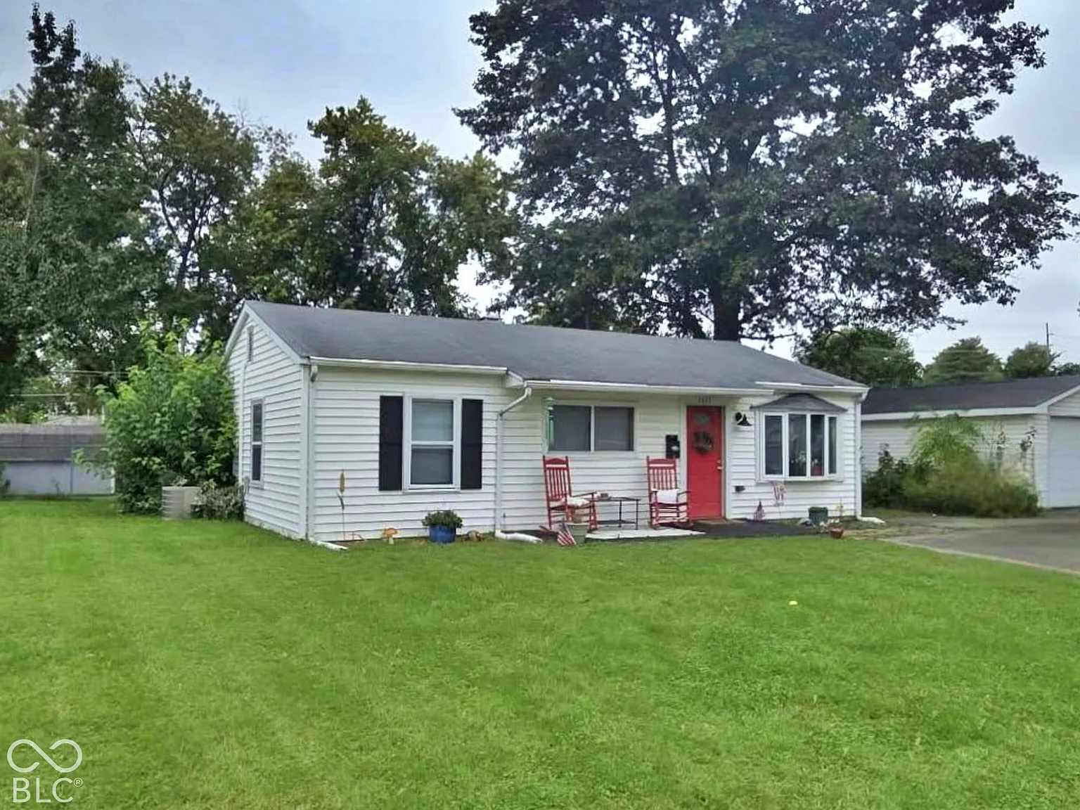 3 bed, 1.0 bath, 1332 sqft, $1,700 — Photo 3