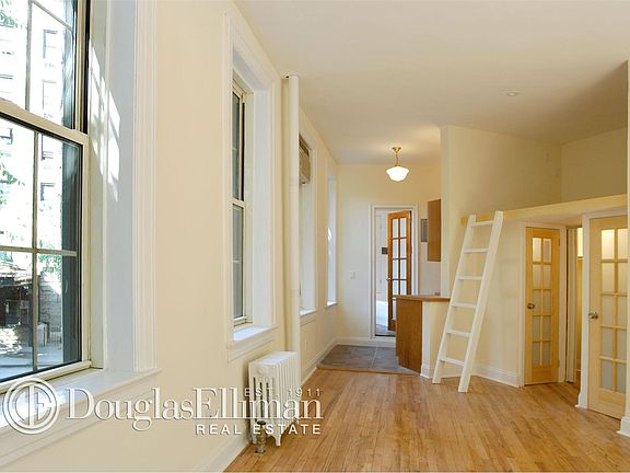 3rd image of 2 Sheridan Sq APT 1