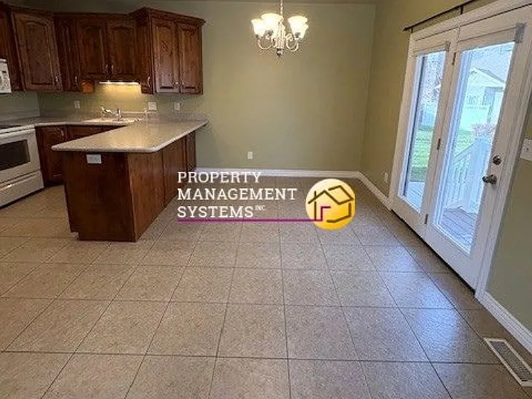 720 S Clearwater Falls Dr — Photo 4