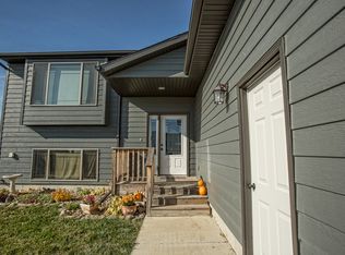 23011 Morninglight Dr, Rapid City, SD 57703
