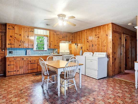 4th image of 205 Lakeridge Rd